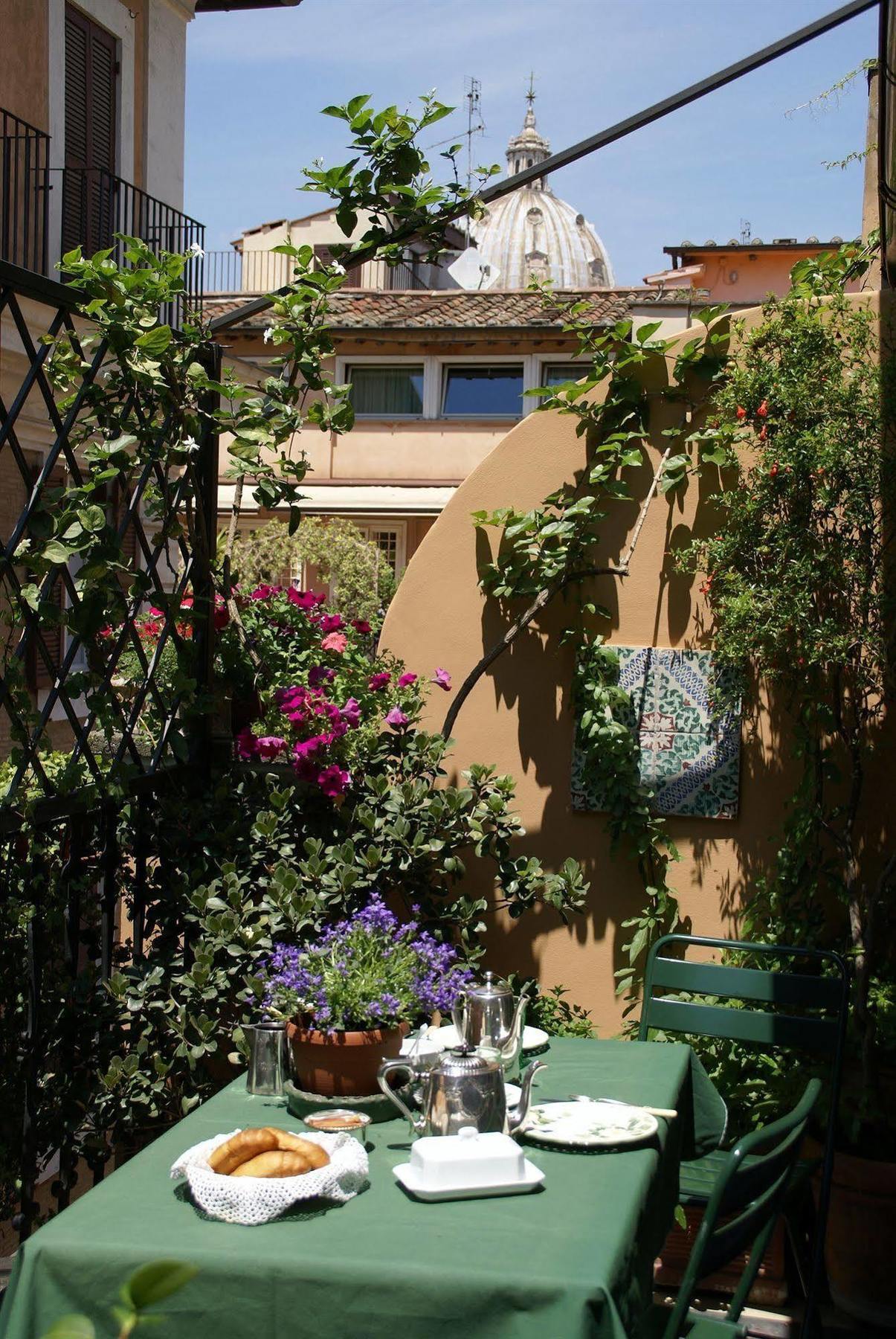 B&B Casa De Luca A Campo De Fiori Рим Екстериор снимка