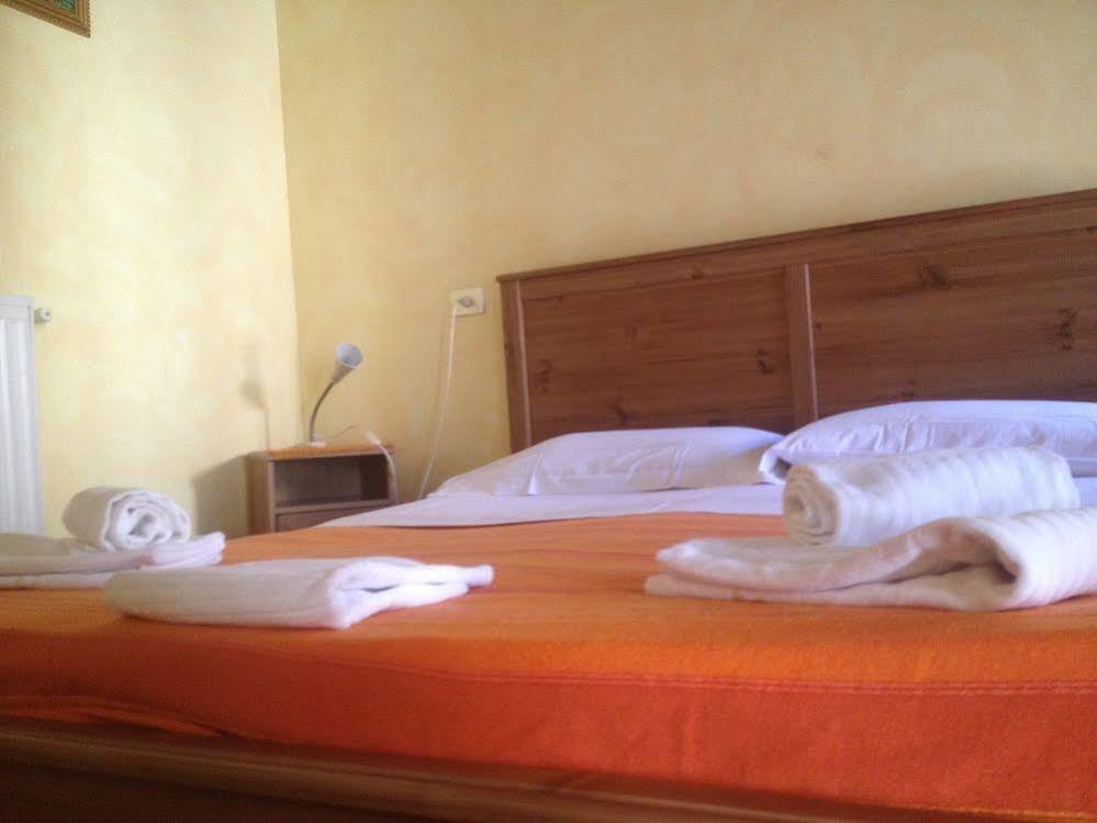 B&B Casa De Luca A Campo De Fiori Рим Екстериор снимка